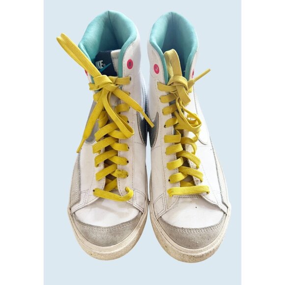 NIKE Blazer Mid '77 GS White Vivid Sulfur Hi Top Sneaker Sz 7 - Picture 3 of 8